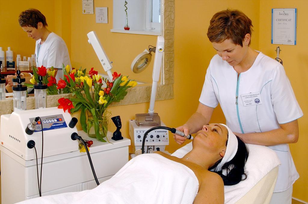 Klinika Mlodosci Medical Spa Ξενοδοχείο Świeradów-Zdrój Εξωτερικό φωτογραφία